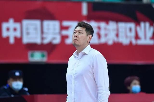 午夜免费在线视频